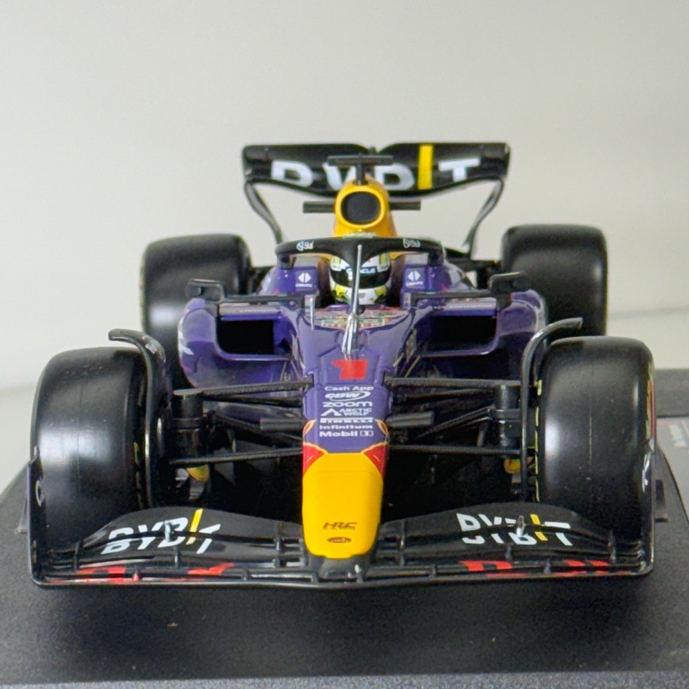 Red Bull Racing RB19 Model Car - Picture 2 of 15